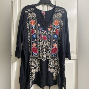 Johnny Was Tunic beautiful embroidery